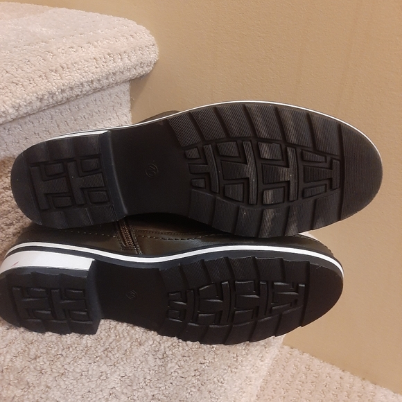 Winter Boots - Picture 8 of 11